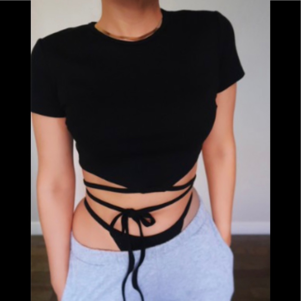 Short sleeve crop tee w/ matching thong.